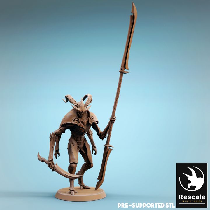 The Swarm - Thri-Kreen Soldier - Spear & Sword - Stand