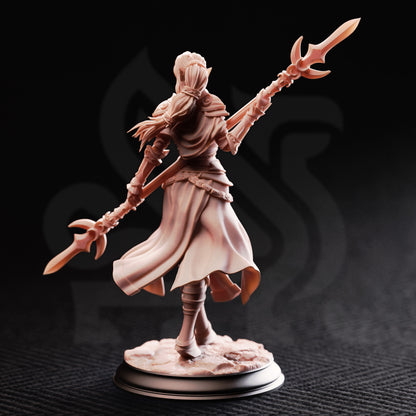 Ninera - Blade of the Crescent Moon